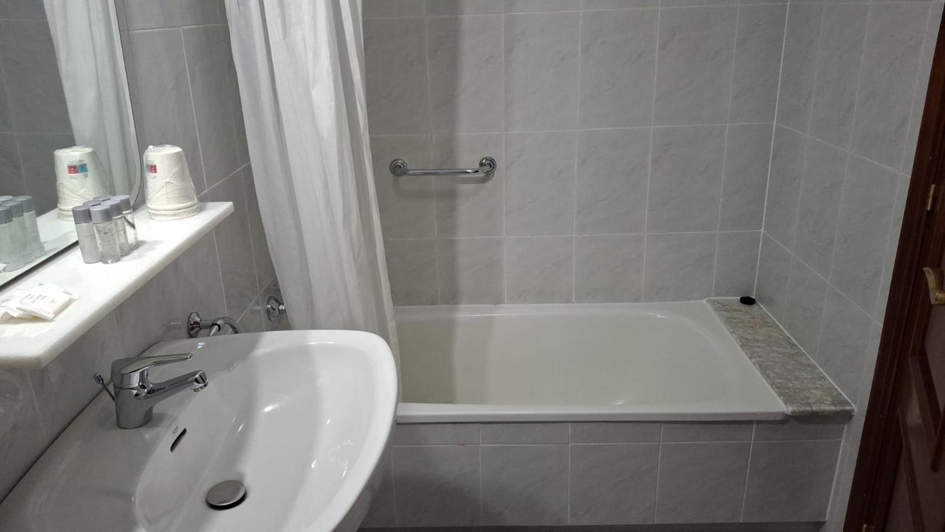 Hotel Capital De Galicia Santiago de Compostela Ngoại thất bức ảnh